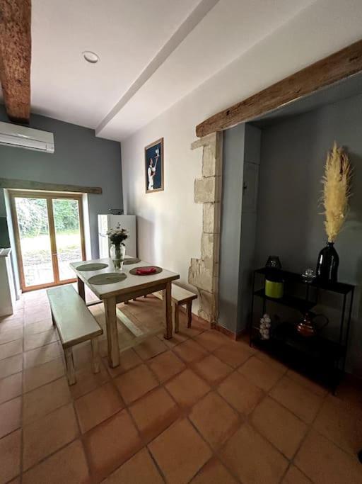Superbe Appartement Cosy Avec Jardin Нім Екстер'єр фото
